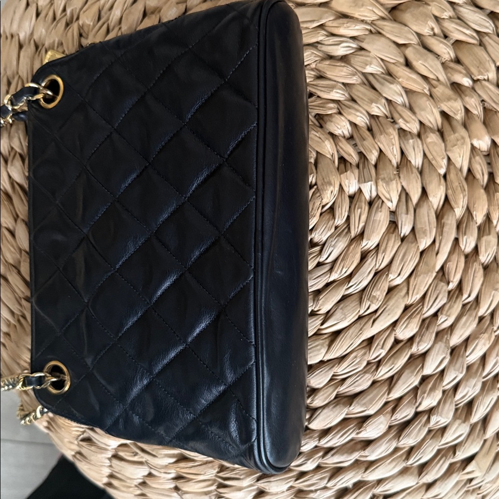 Chanel Dome 24 kt plated Vintage Shoulder Bag - Picture 11 of 15